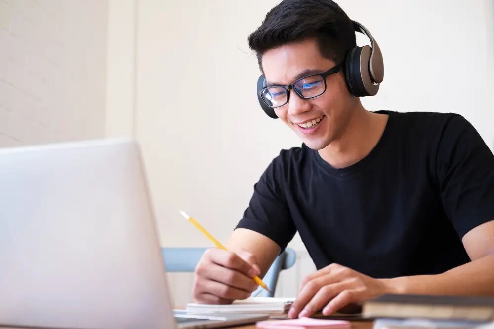 moodle adalah