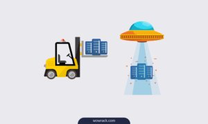 Cloud Native vs Lift-and-Shift illustration comparing two cloud migration approaches